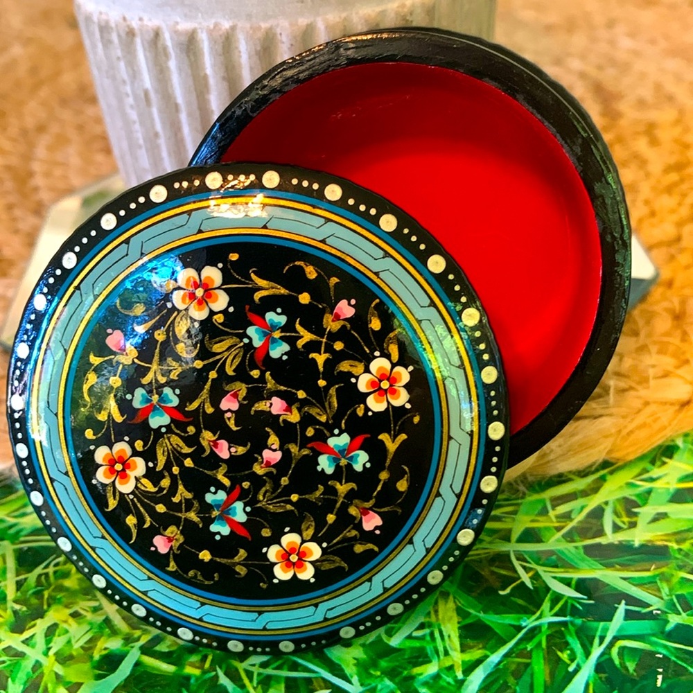 UzbekAlive, lacquer floral trinket box, EUC
